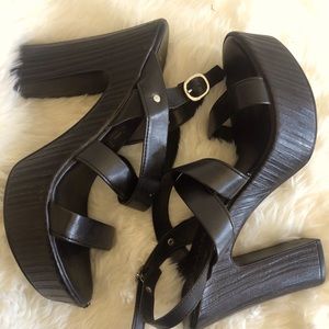 Italian Shoemakers Size 8 Black Block Heel Shoes